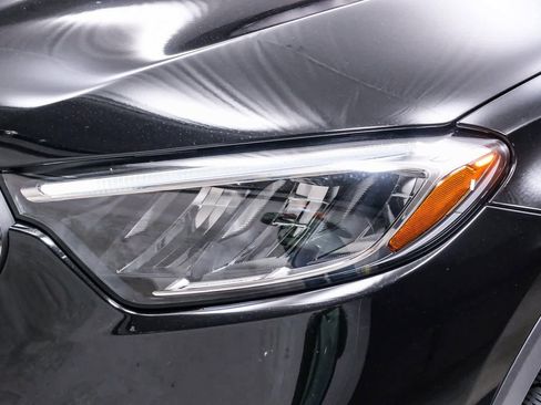 Certified 2025 Mercedes-Benz GLC 300 image 11