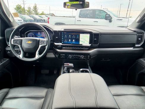 Used 2025 Chevrolet Silverado 1500 LT AWD/4WD image 17