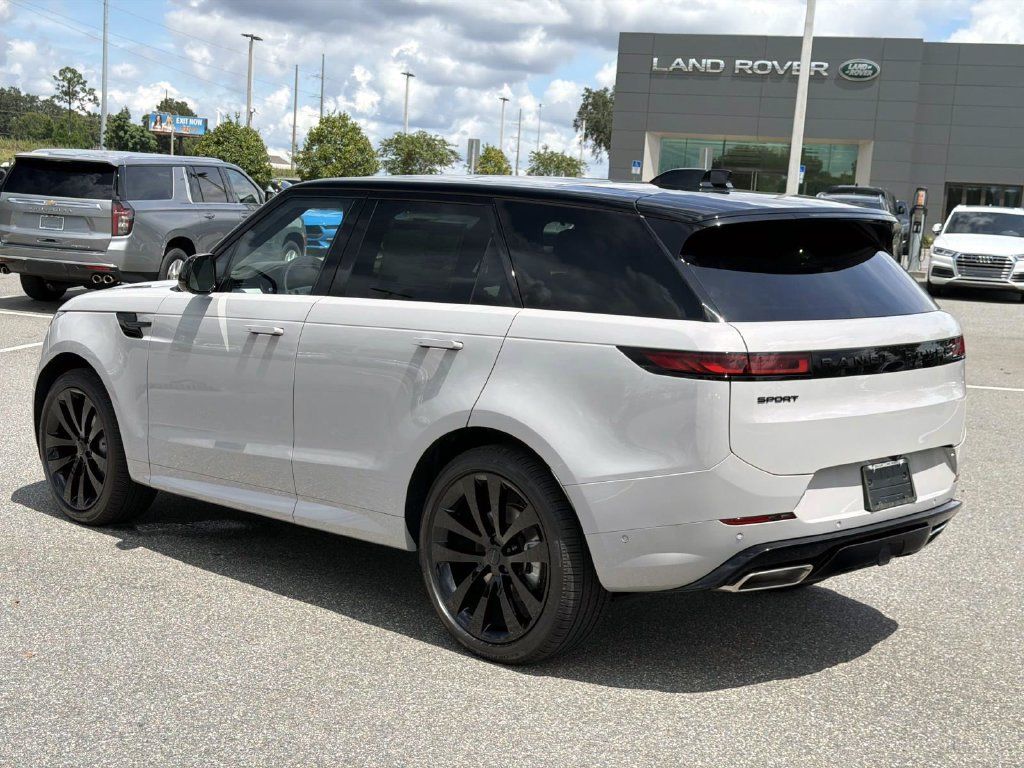 New 2026 Land Rover Range Rover Sport Dynamic SE AWD/4WD image 3