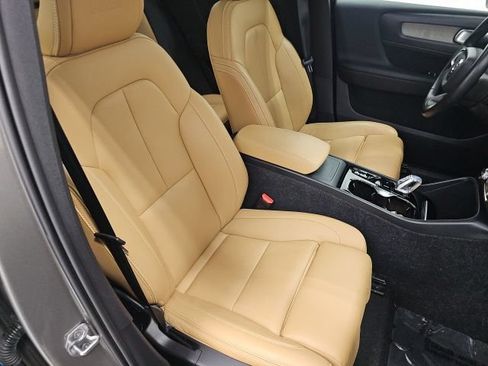 Used 2020 Volvo XC40 T5 Inscription w/ Protection Package AWD/4WD image 39