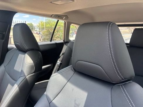 Used 2026 Toyota Corolla Cross XLE w/ Convenience Package FWD image 9