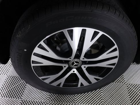 Certified 2025 Mercedes-Benz GLB 250 4MATIC image 7