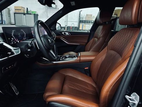 Certified 2025 BMW X7 M60i image 18