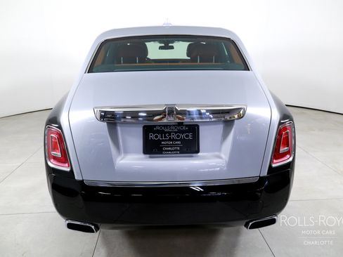 Used 2018 Rolls-Royce Phantom Sedan image 9