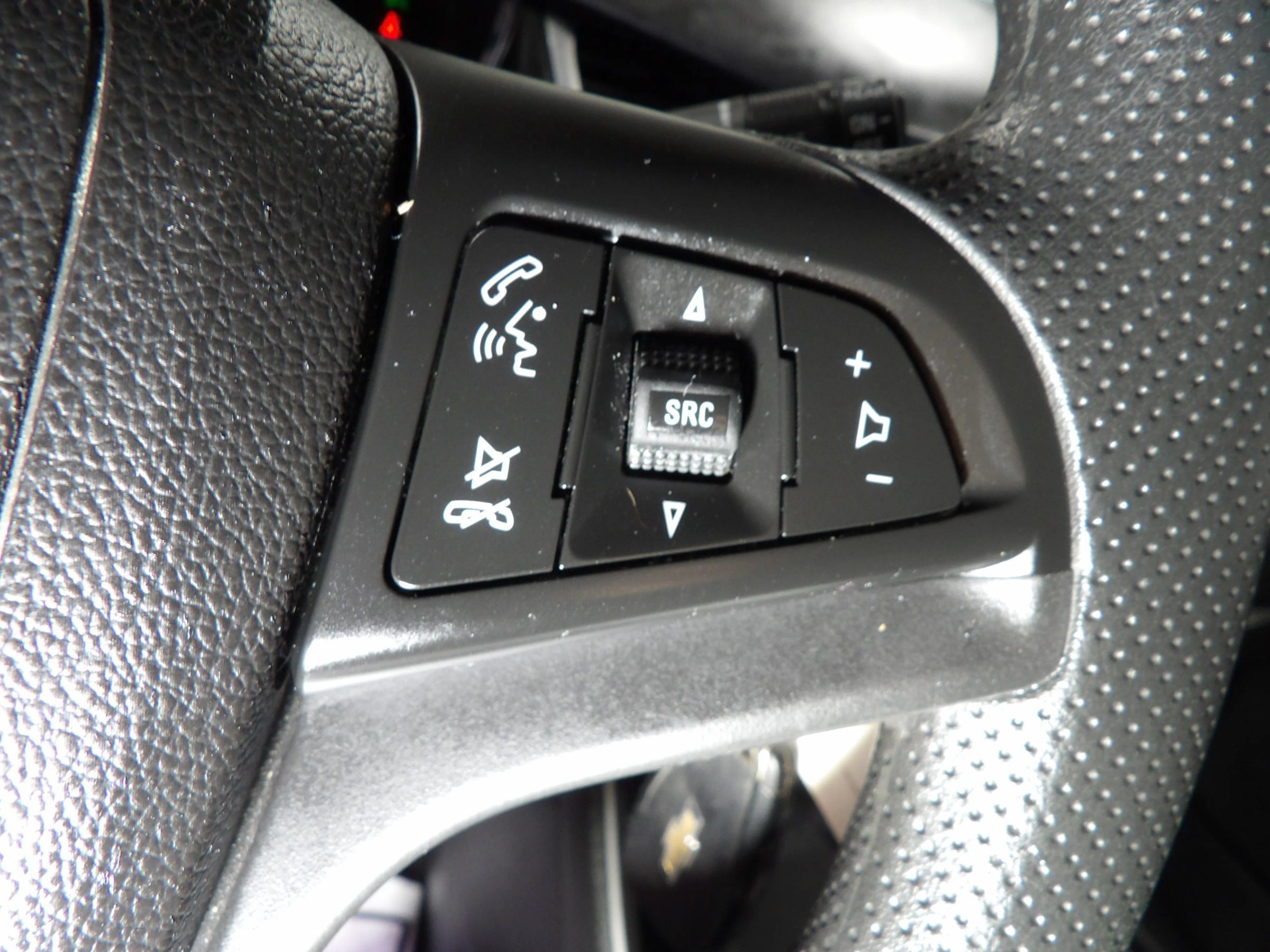 Used 2022 Chevrolet Trax LS w/ Tint and Cruise Package AWD/4WD image 16