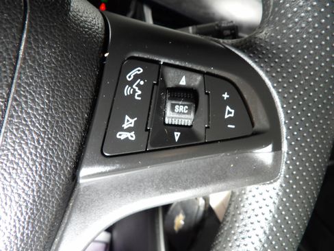 Used 2022 Chevrolet Trax LS w/ Tint and Cruise Package AWD/4WD image 16