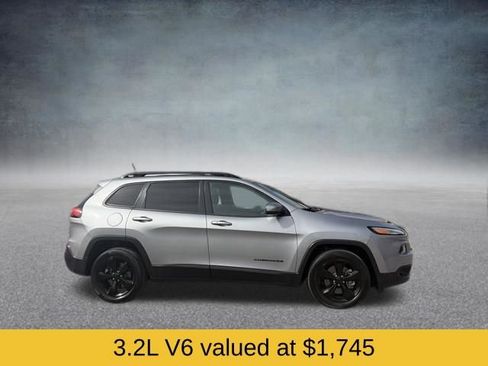 Used 2015 Jeep Cherokee Latitude w/ Comfort/Convenience Group image 3