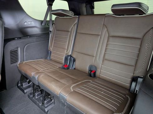 Used 2025 GMC Yukon XL Denali Ultimate image 19