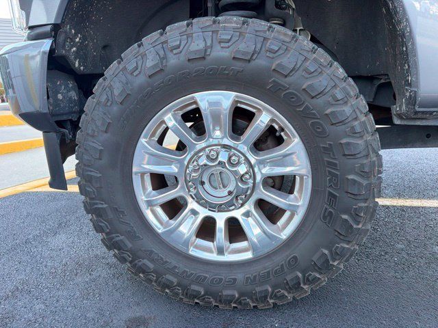 Used 2021 Ford F350 Limited w/ FX4 Off-Road Package AWD/4WD image 13