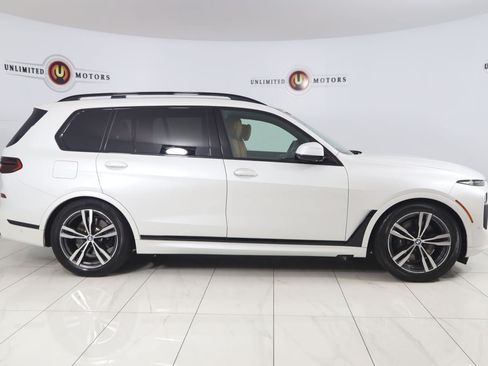 Used 2024 BMW X7 xDrive40i w/ M Sport Package AWD/4WD image 2