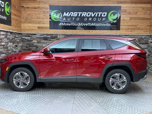 Used 2025 Hyundai Tucson Blue AWD/4WD image 17