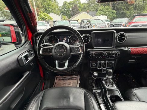 Used 2020 Jeep Gladiator Overland AWD/4WD image 12