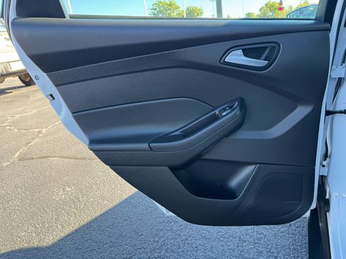 Used 2016 Ford Focus SE image 17