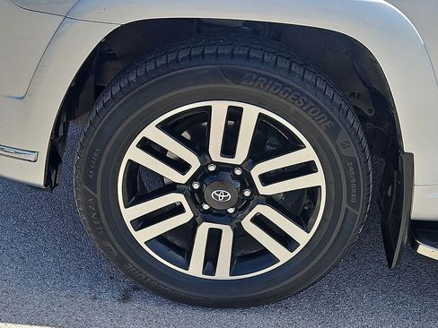 Used 2022 Toyota 4Runner Limited AWD/4WD image 13