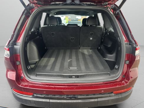 Used 2023 Jeep Grand Cherokee Altitude image 6