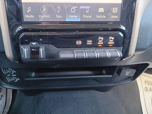 Used 2024 RAM 2500 Laramie w/ Safety Group AWD/4WD image 18