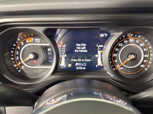 Used 2026 Jeep Wrangler Unlimited Sahara AWD/4WD image 30
