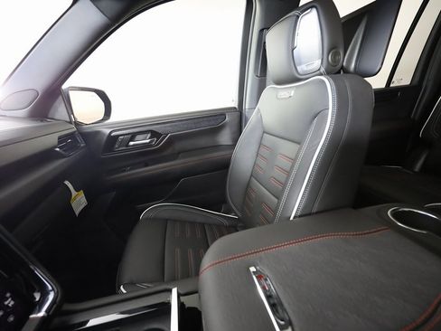 Used 2025 GMC Yukon XL AT4 Ultimate image 45