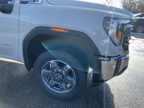 New 2026 GMC Sierra 2500 SLE image 2