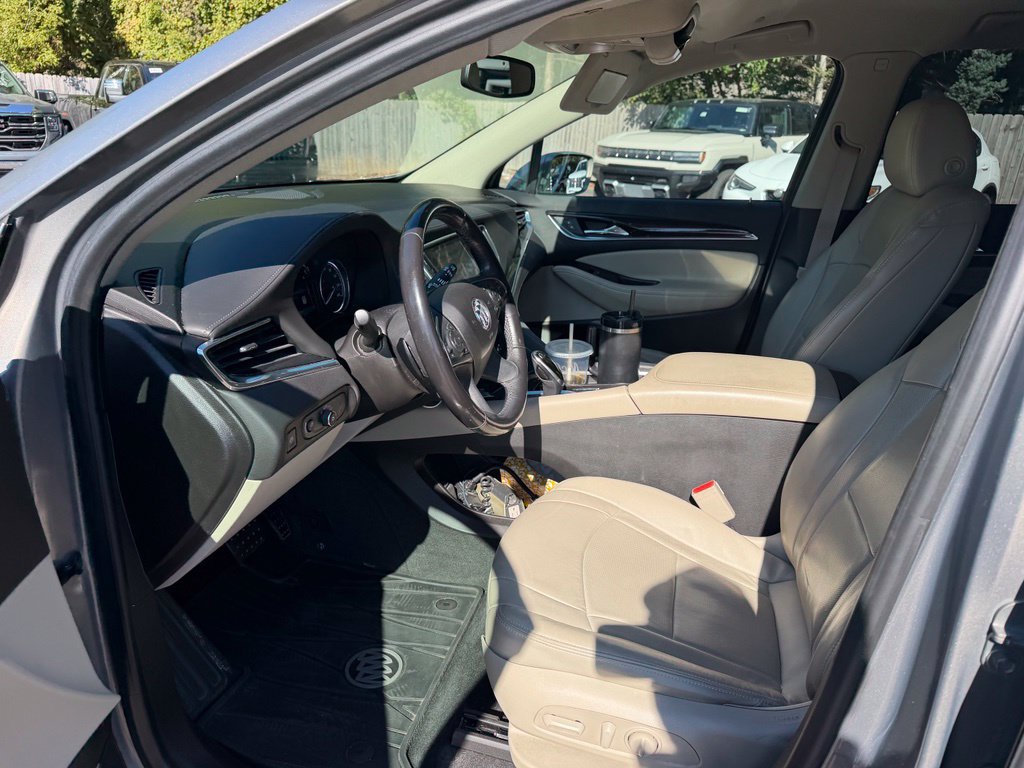 Used 2018 Buick Enclave Essence AWD/4WD image 9