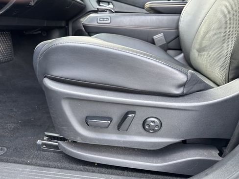 Certified 2023 Nissan Ariya FWD image 9