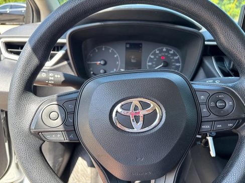 Used 2024 Toyota Corolla LE FWD image 29