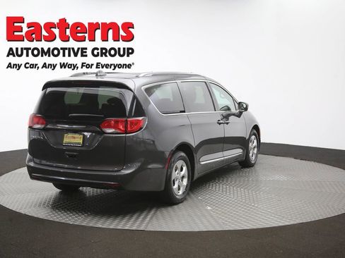 Used 2017 Chrysler Pacifica Touring-L Plus w/ Advanced Safetytec Group FWD image 42