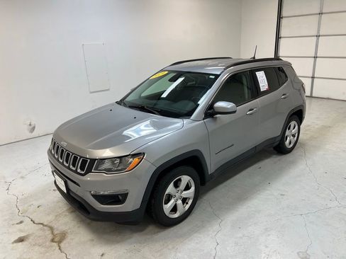 Used 2019 Jeep Compass Latitude w/ Popular Equipment Group image 5