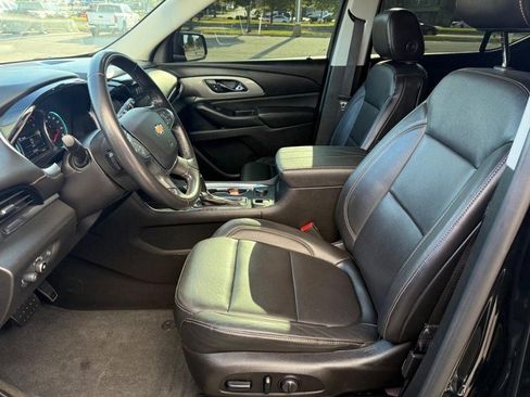 Used 2019 Chevrolet Traverse LT image 18