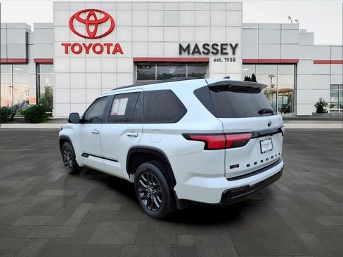 Used 2023 Toyota Sequoia Platinum image 27