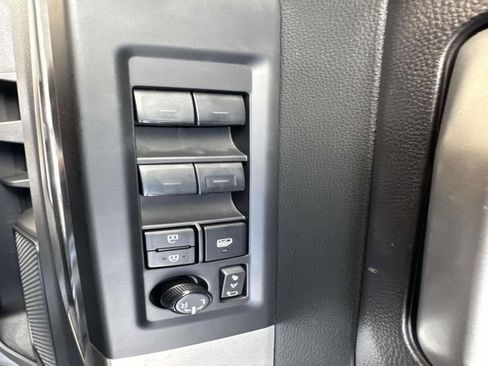 Used 2025 Toyota Sequoia SR5 image 9