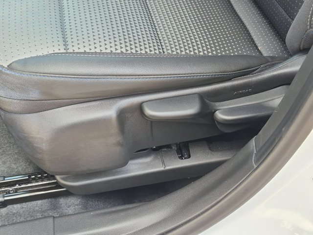 Used 2026 Chevrolet Trax LT FWD image 14