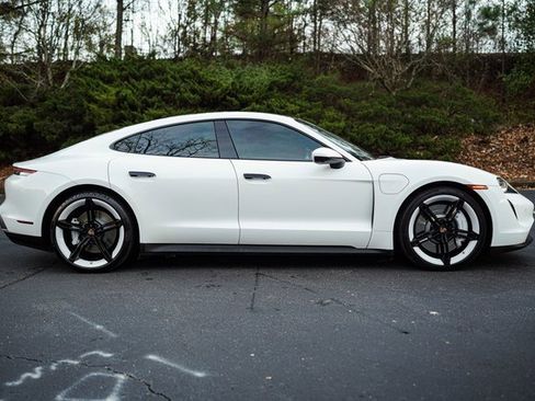 Used 2022 Porsche Taycan image 13