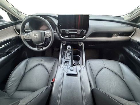 Used 2024 Toyota Grand Highlander Limited image 34