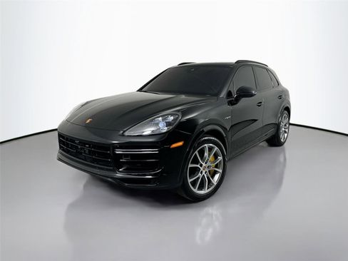 Certified 2023 Porsche Cayenne Turbo S AWD/4WD image 1