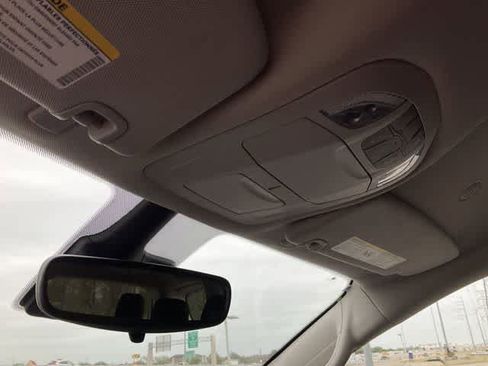 Used 2023 Chrysler Pacifica Touring-L image 24