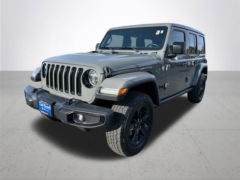 Used 2019 Jeep Wrangler Unlimited Sahara image 2