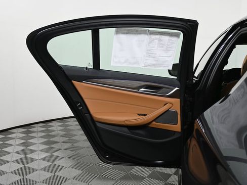 Certified 2022 BMW 540i xDrive w/ M Sport Package image 33