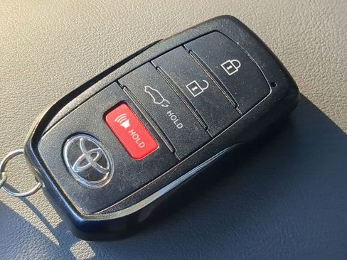 Used 2024 Toyota Corolla Cross XSE image 29