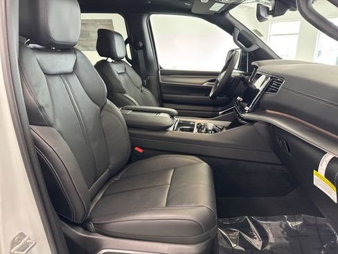 New 2026 Jeep Grand Wagoneer 4WD image 27