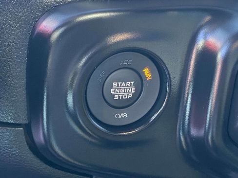 Used 2020 Jeep Gladiator Overland w/ Trailer Tow Package image 23