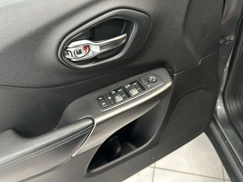 Used 2020 Jeep Cherokee Latitude Plus w/ Cold Weather Group image 24