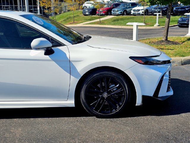 Used 2025 Toyota Camry SE w/ Multimedia Upgrade Package FWD image 5