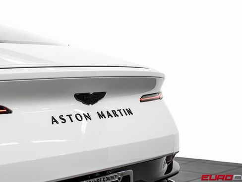 Used 2024 Aston Martin DB12 Coupe image 18