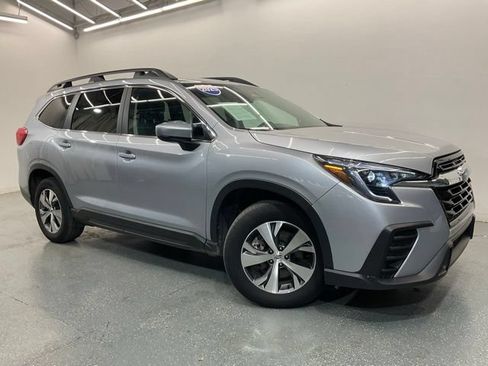 Used 2025 Subaru Ascent Premium AWD/4WD image 2