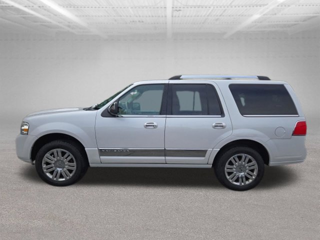 Used 2011 Lincoln Navigator 4WD image 4