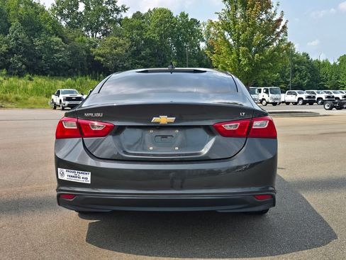 Used 2018 Chevrolet Malibu LT FWD image 4