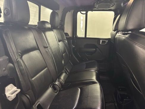 Used 2021 Jeep Gladiator Willys image 12