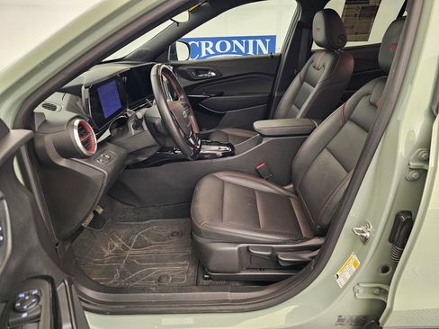 Used 2024 Chevrolet Trax RS w/ Sunroof Package image 13