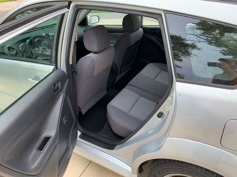 Used 2006 Pontiac Vibe w/ Sport Package FWD image 13